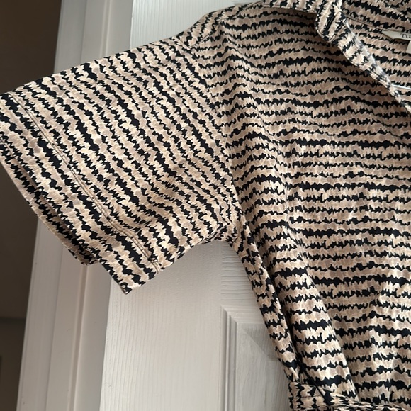 Tucker dress - Picture 4 of 4